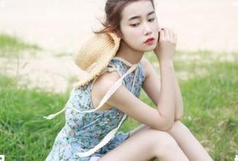 最新图库收藏：铭铭kizami的自拍系列，展示她的个人风格与魅力.txt