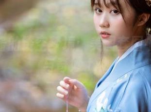 发现镜酱的镂空梦境：美图套图中的精致与奇妙.txt