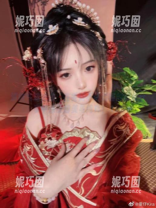 清纯气息浓厚：在雯妹不讲道理的图库分享中感受甜美与纯真！.txt
