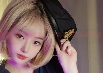 尽在最新雯妹不讲道理厨娘图册，感受她用心烹饪与摄影的艺术之美.txt