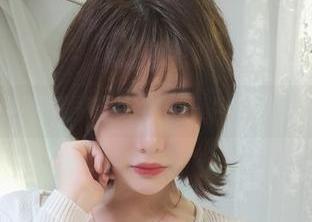 雯妹不讲道理制服风格写真高清合集，壁纸给你无限灵感.txt