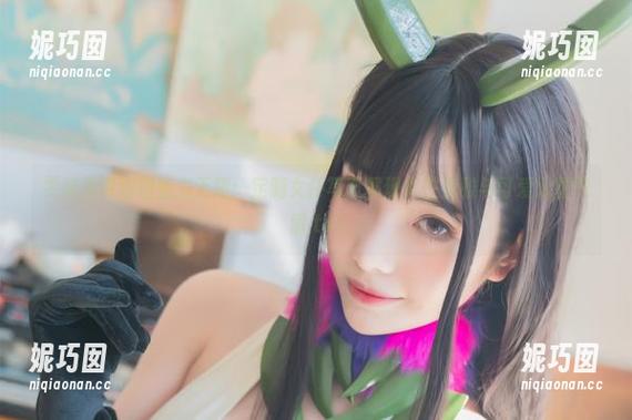 雯妹不讲道理魅力无限：定制女仆写真展现女性优雅与可爱双重气质.txt