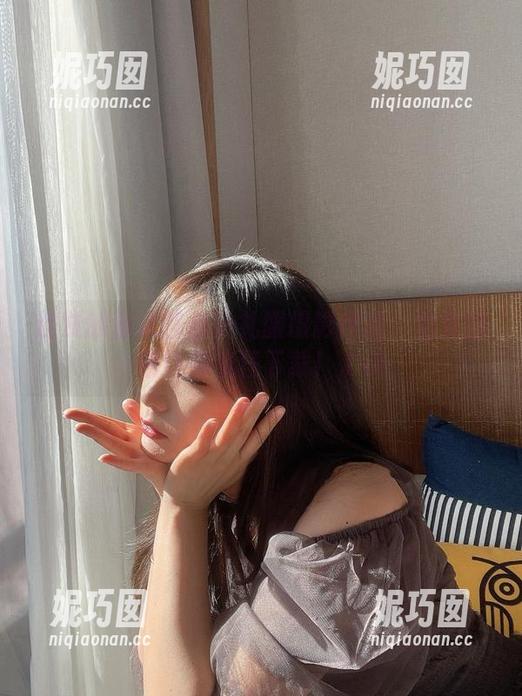 超赞的青水百合子礼服摄影作品！免费图包让你疯狂下载！.txt