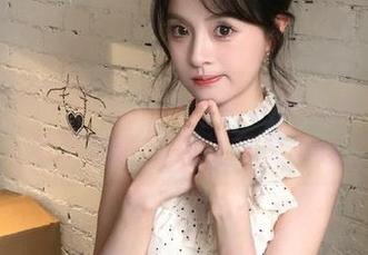 青豆客 – 下载吕梦玉内衣写真高清壁纸，感受极致的视觉享受.txt