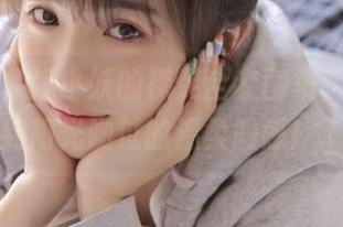 青豆客 – 妮小妖的裸足全套图集，让你体会到阳光吻过的温柔触感！.txt