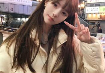 青豆客 – 谭晓彤网袜写真：探索原图与套图中的独特性感风情.txt