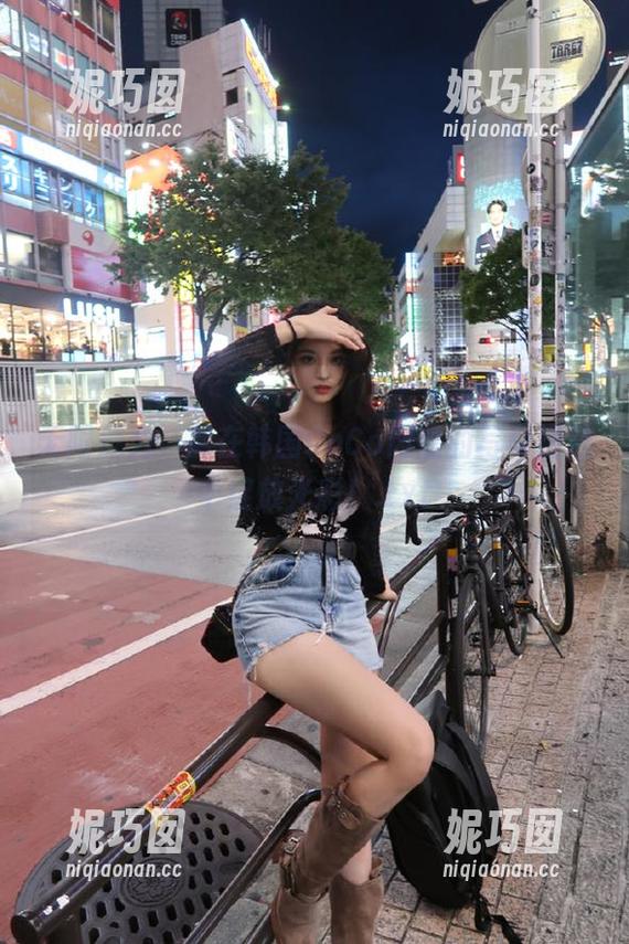 无限魅力，尽在韩国CoCo肉丝的写真精选中绽放光彩！.txt