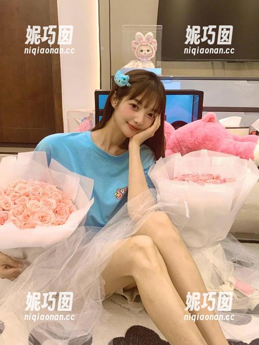 魅妍社 - 不容错过！FoxYini孟狐狸美足图包，精美合集成就每个细腻瞬间.txt
