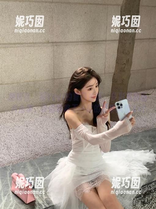 魅妍社 - 丽Yovi的夏日生活：多彩写真图片合集，带你领略不一样的夏季风情.txt