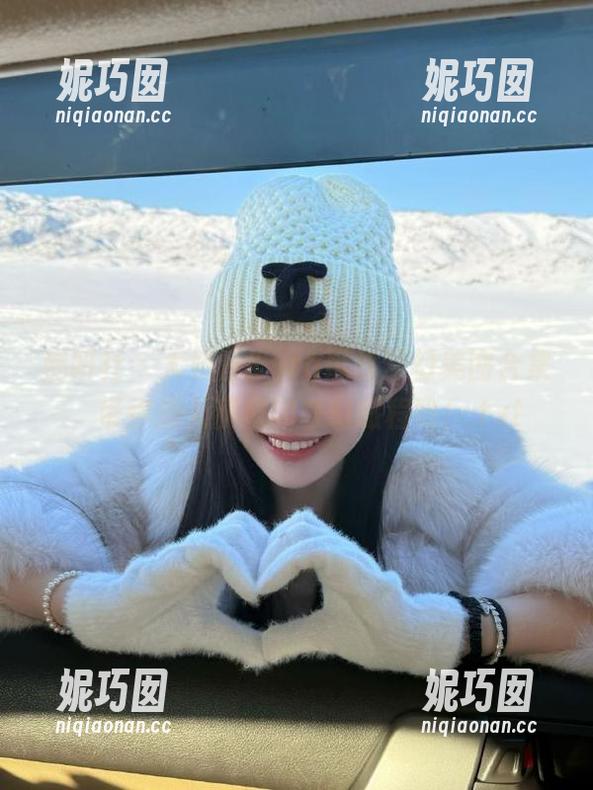 魅妍社 - 大奶昔Kyra黑丝梦幻美图合集，带你进入甜蜜的奇幻旅程呀！.txt