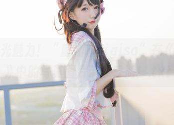无圣光魅力！“魔物喵nigisa”在《天台》中的写真图片带你云游！.txt