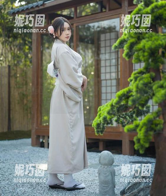 细腻而美丽的麻花麻花酱巫女系列原图分享，带你走进她的梦幻世界.txt