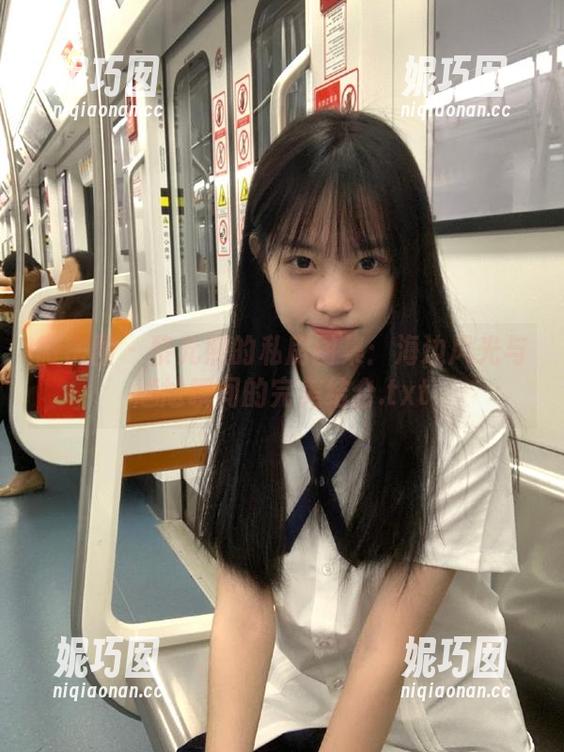 微密圈 - 黎允熙的私房图集：海边风光与尴尬瞬间的完美结合.txt