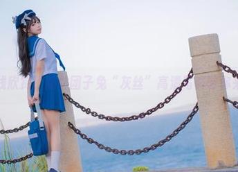 钟爱在线欣赏！黏黏团子兔“灰丝”高清写真等你来撩.txt
