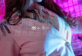 黑川倾情展现温柔：引人入胜的写真作品图片原图解析.txt