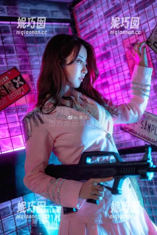 黑川 黑川倾情展现温柔:引人入胜的写真作品图片原图解析.txt